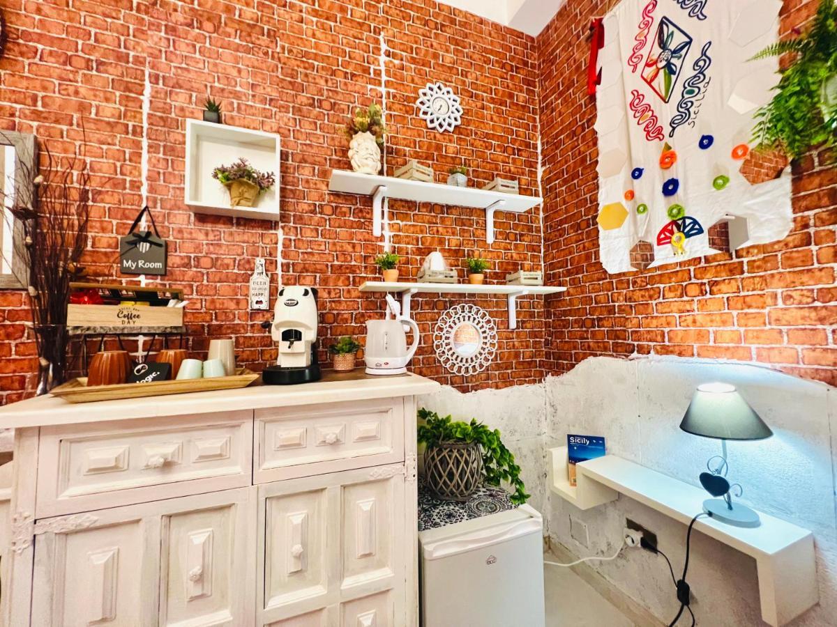 Regina Elena Bed & Breakfast Cinisi Dış mekan fotoğraf